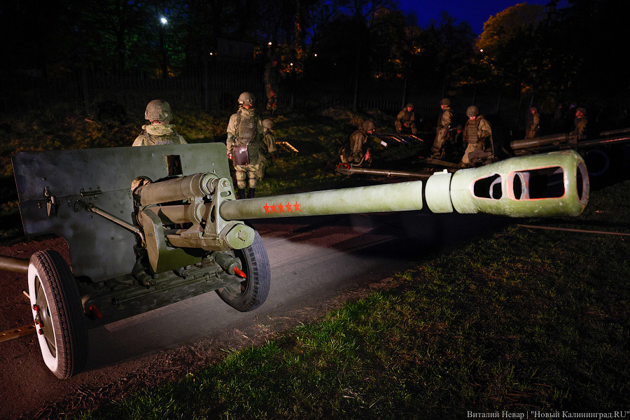 30 залпов: салют в честь Дня Победы в Калининграде (фото)