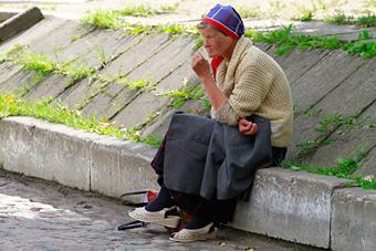 Число россиян, живущих за чертой бедности, сократилось до 17,7 млн человек