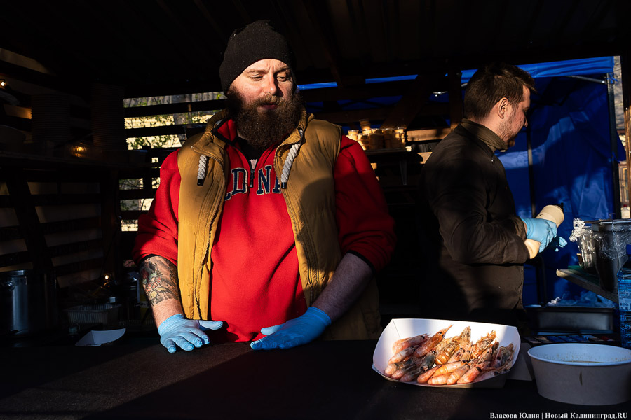 А-ля Новый год: в Зеленоградске «Фиштивалем» в апреле открыли курортный сезон (фото)