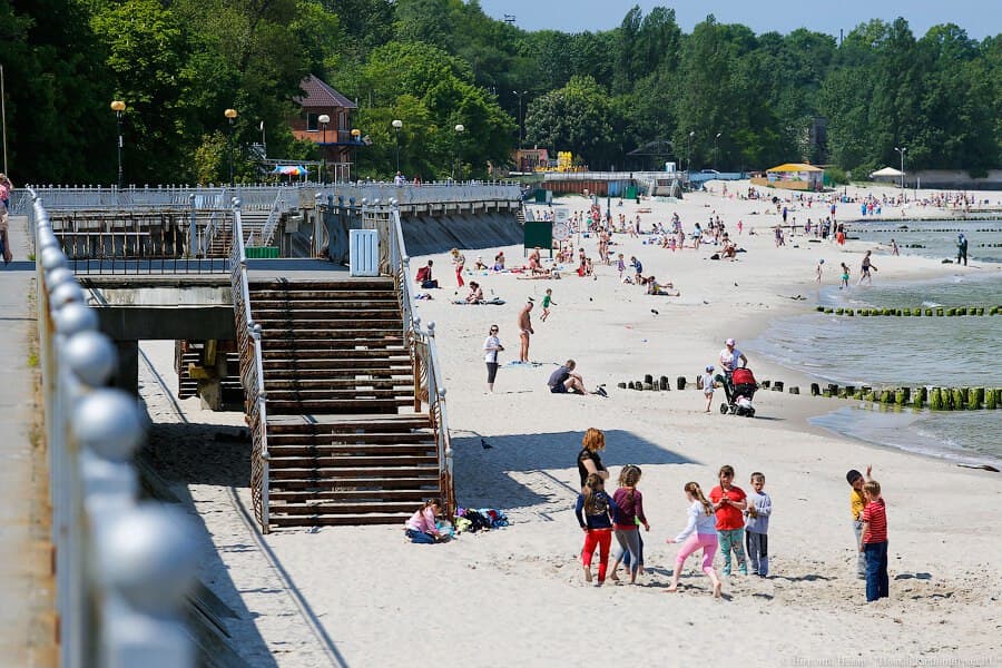 Власти Пионерского: пляж не будет «съеден» променадом после реконструкции, его расширят в сторону склона
