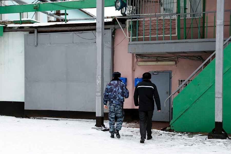 РБК: дела о насилии над заключенными возбуждают в одном случае из 44-х
