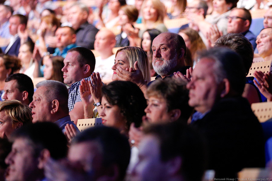 «И табло сорвало с петель»: как прошёл «Голосящий КиВиН» в «Янтарь-холле»