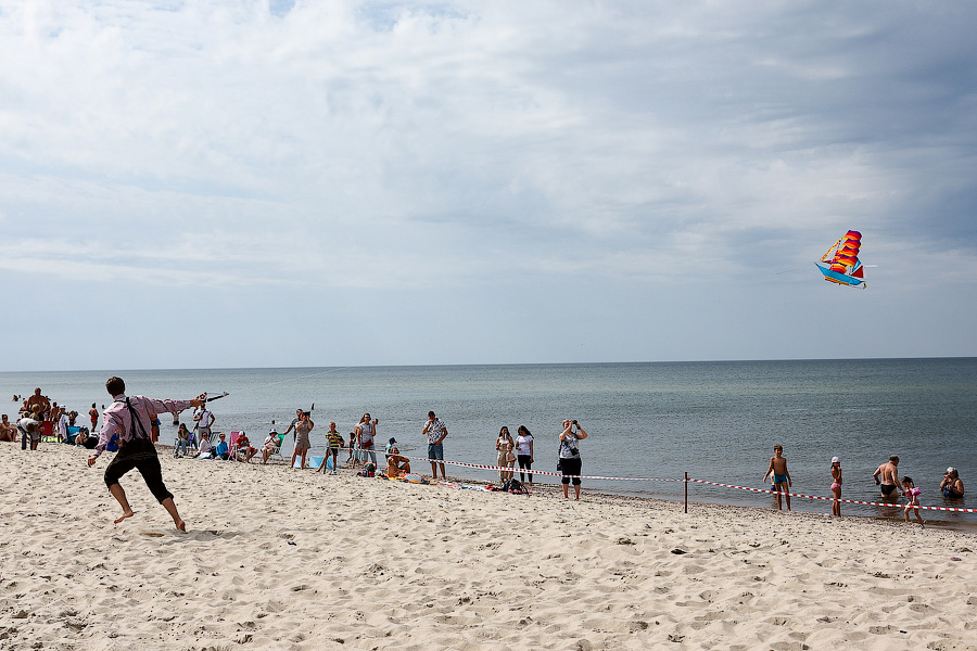 Отчего змеи летают как птицы: на Куршской косе провели фестиваль воздушных змеев (фото)
