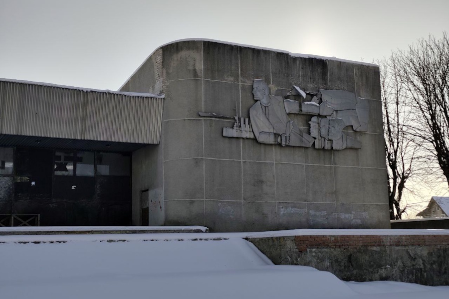 Власти Славска подтвердили намерения снести кинотеатр в центре города (фото)