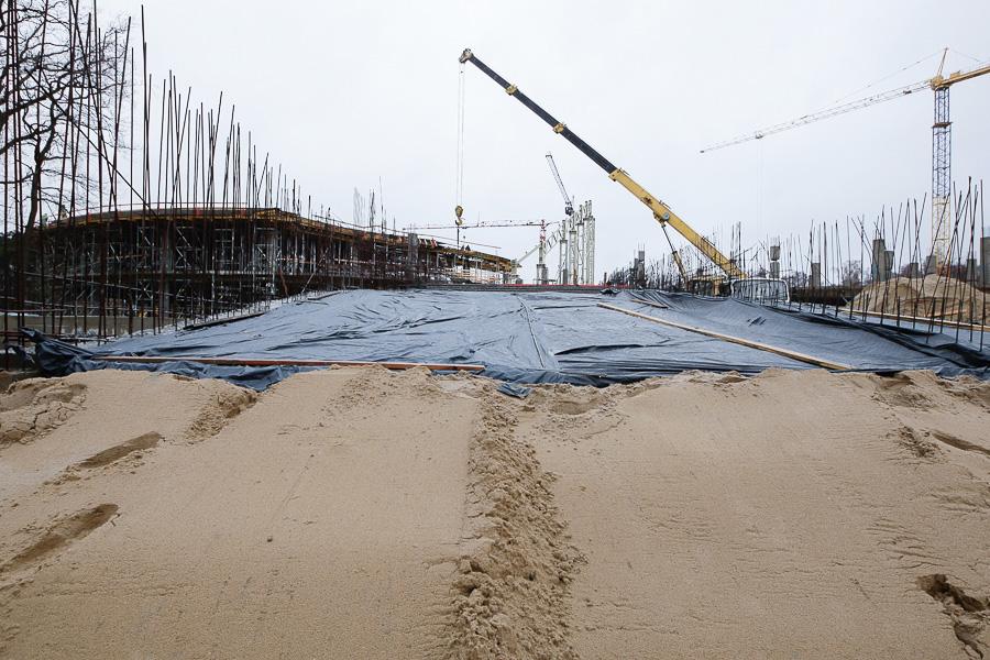 Женщины на «шпильках» и автопарковки: депутаты облдумы обсудили будущее Театра эстрады