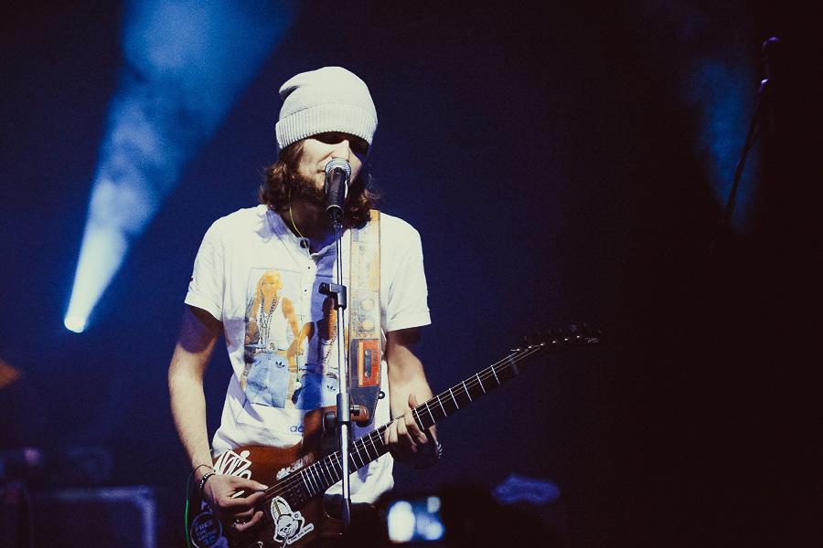 «Если бы я был Земфирой»: на «Вагонке» прошёл аншлаговый концерт Noize MC