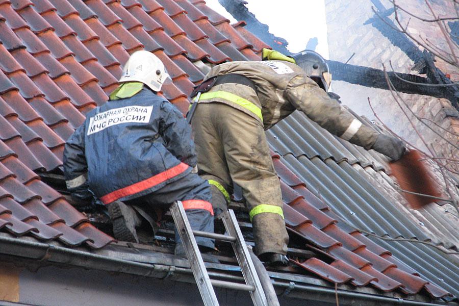 В Калининграде при пожаре в жилом доме погиб человек (фото)