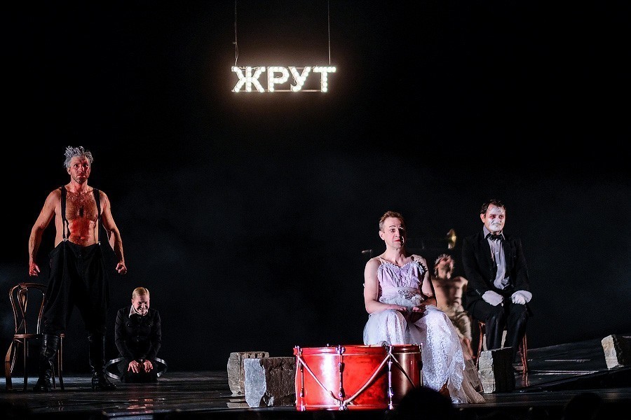 Живых больше нет: «Балтийские сезоны» завершились антивоенным спектаклем (фото)