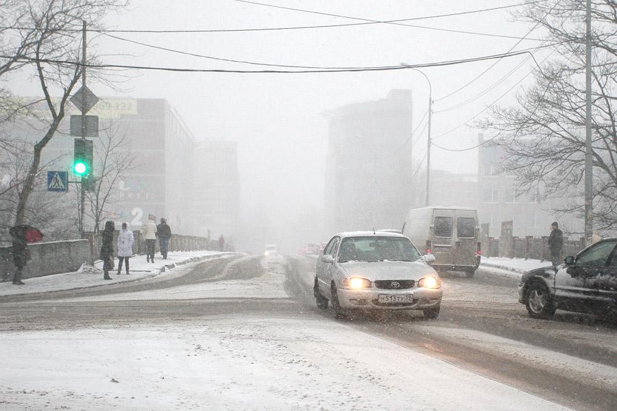 Засыпало: ураган «Ксавьер» принес в Калининград зиму