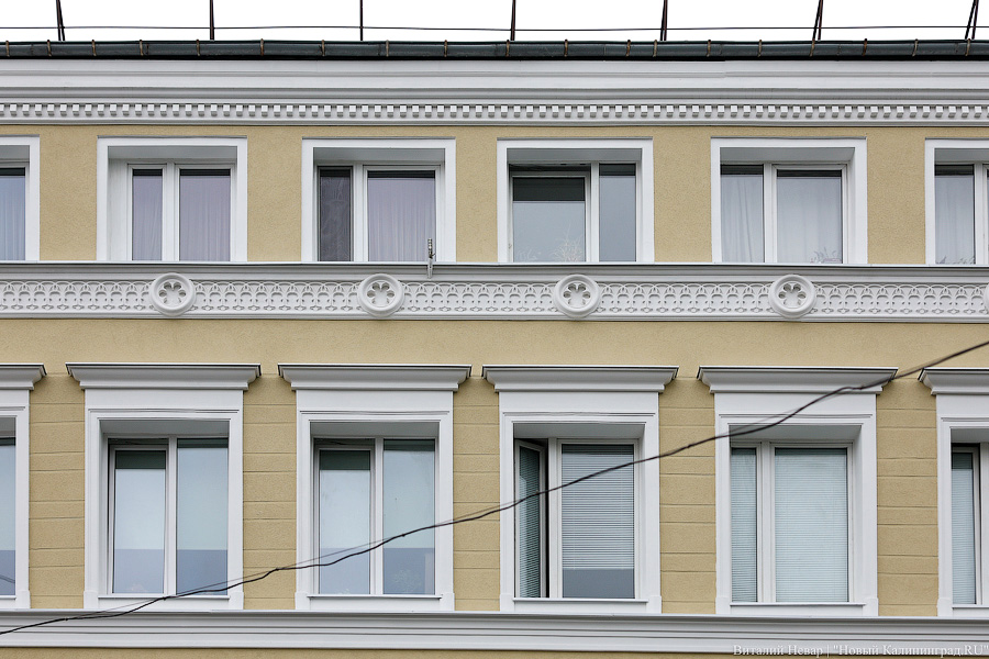 По пути к Кройц-аптеке: на пересечении Фрунзе и Ярославской отремонтировали здание XIX века (фото)