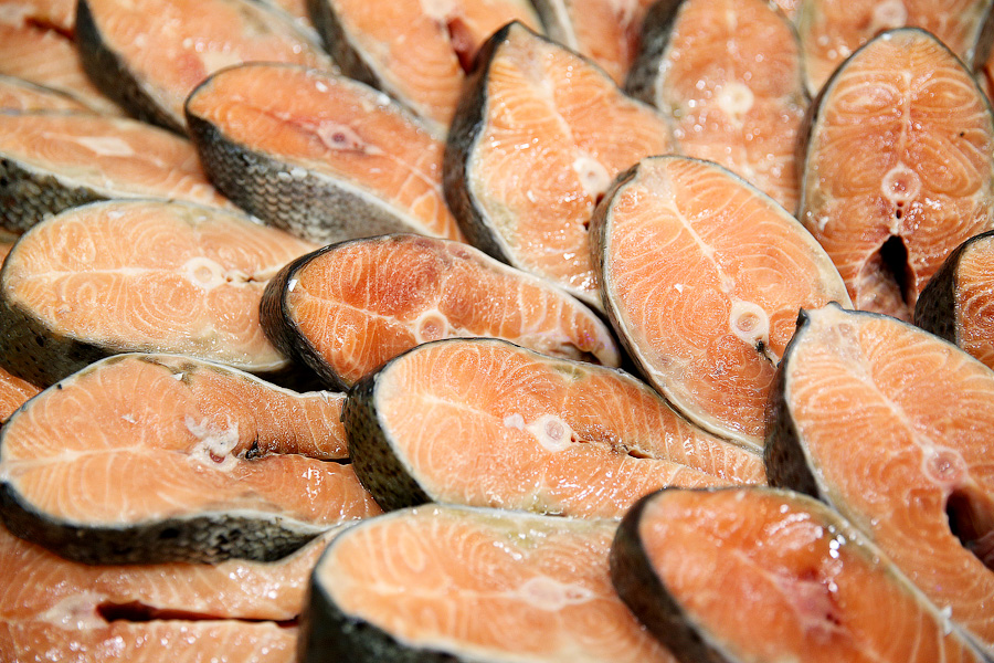 В Калининграде за год лосось подорожал почти на 60%, а картофель подешевел на 44%