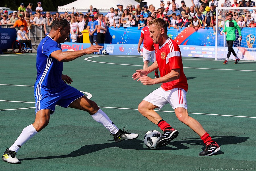 Праздник очередей и футбола: чем запомнился матч легенд ФИФА в Калининграде