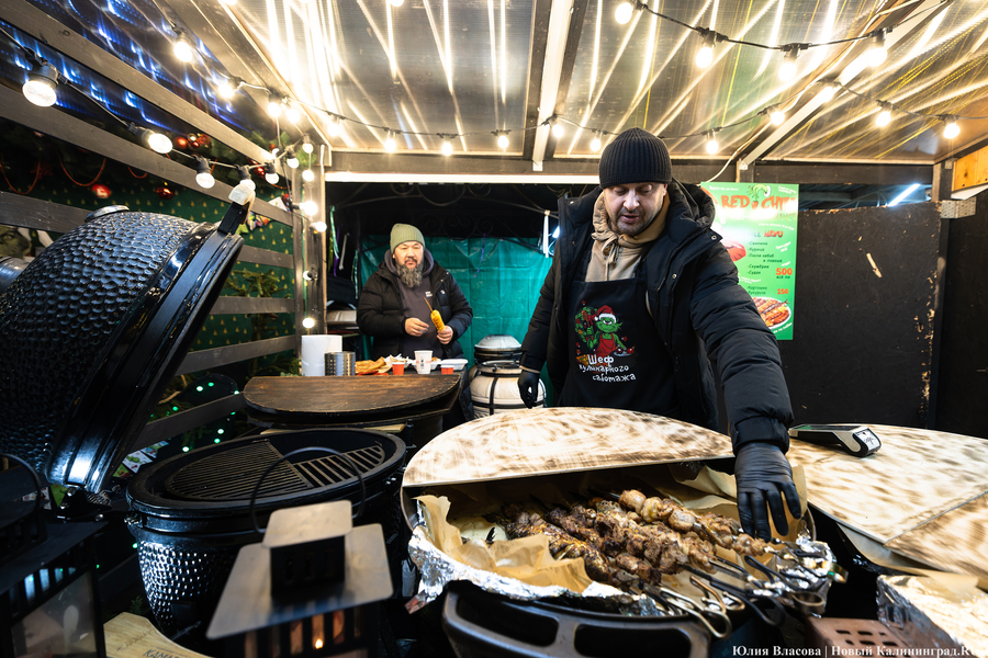 Новогодний вайб на острове Канта: как проходит праздничная ярмарка в Калининграде (фото)