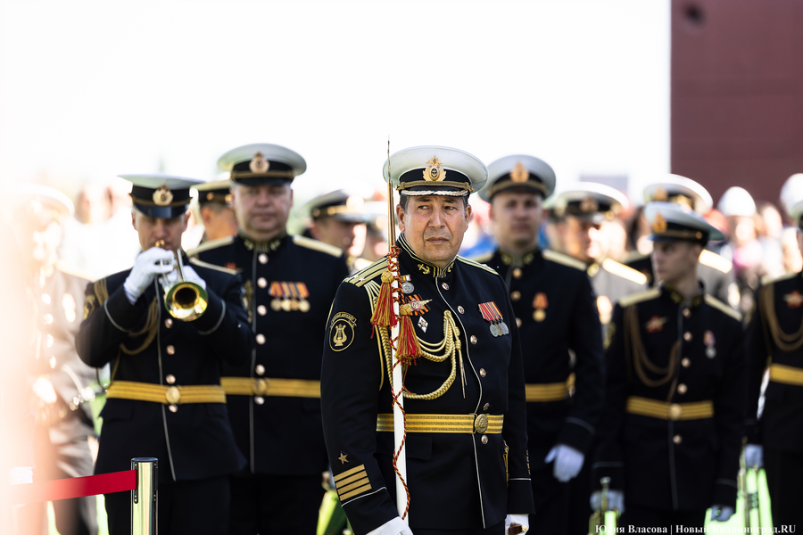 Флагман ВМФ России: в Калининграде спустили на воду большой десантный корабль (фото)
