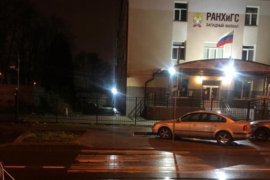 В Калининграде «Мазда» сбила 16-летнего мальчика на переходе (фото)