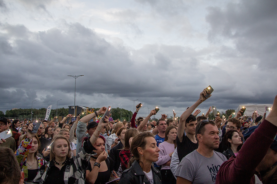 Марафон мировых хитов: в Калининграде прошёл рок-фестиваль с трибьют-шоу (фото)