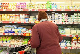 ВЦИОМ: 64% россиян уверены, что отечественные продукты качественней импортных 