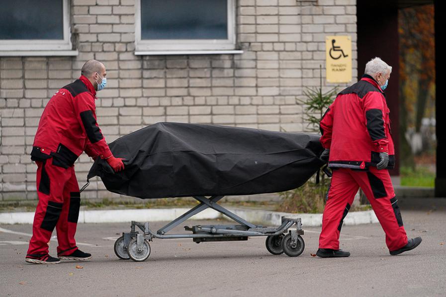 Голикова: доля умерших от коронавируса в 2020 году составила 31% от избыточной смертности