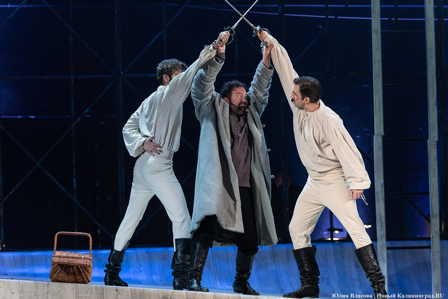 Два мира, две правды: в Музыкальном театре поставили мюзикл «Капитанская дочка» (фото)