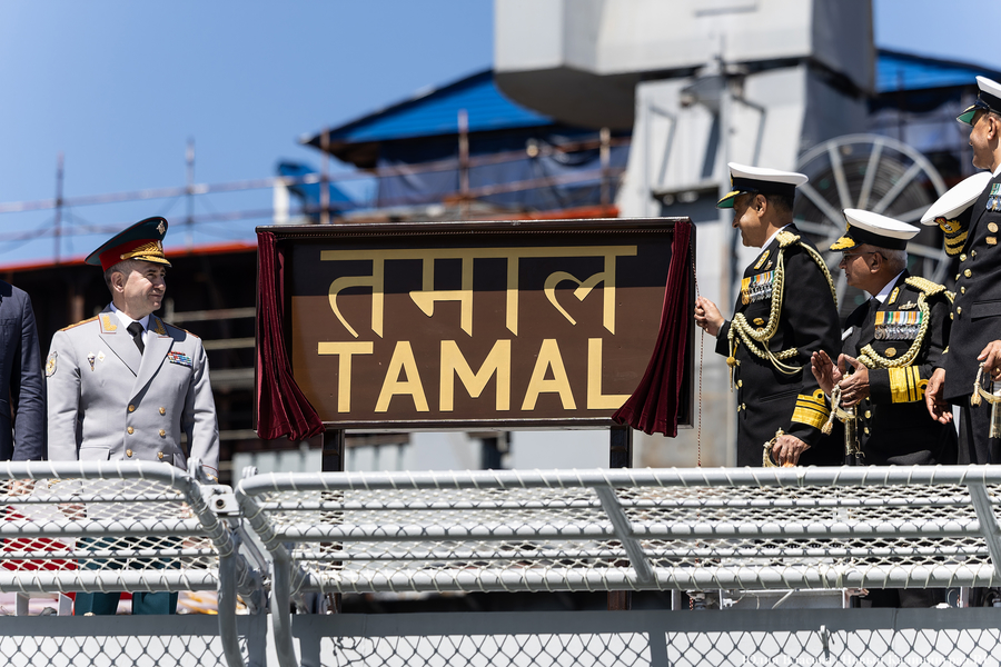 «Меч» для Индии: в Калининграде передали индийским ВМС фрегат с завода «Янтарь» (фото)