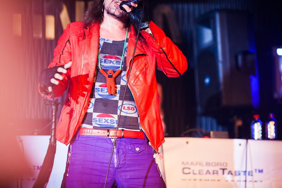 «Пока хавает пипл»: фоторепортаж с концерта Богдана Титомира