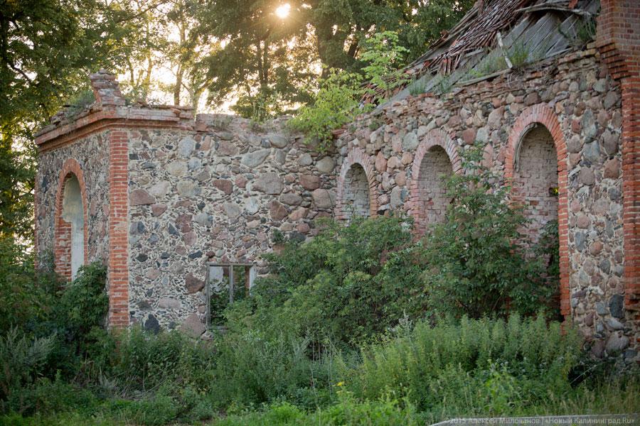 «Когда-то был пожар»: кирха XVIII века в поселке Яблоновка под Озерском