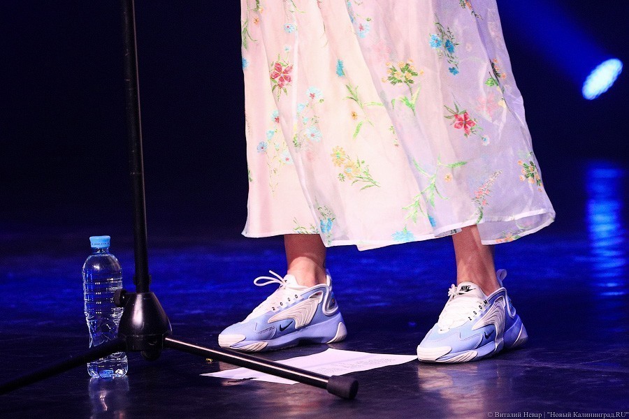 Пошумим за Тарковского: как прошёл концерт Монеточки за 100 рублей