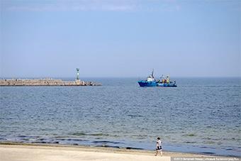 Администрация Пионерского покупает инвалидную коляску для купания за 137 тысяч