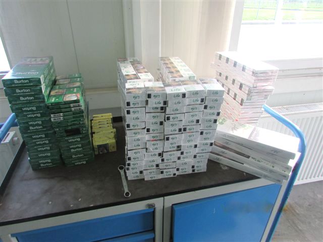 Поляк спрятал в днище 300 пачек сигарет для вывоза из Калининграда