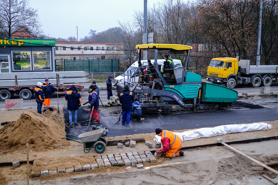 Временная брусчатка: как Киевскую готовят к техническому открытию движения (фото)