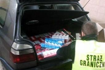 Польские пограничники обнаружили в Volkswagen 2 тысячи пачек контрабандных сигарет