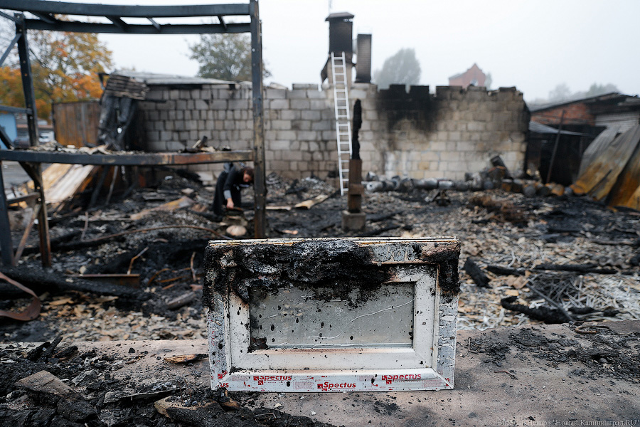 Ничего не ждем: пострадавшие о последствиях пожара на пр. Калинина (фото)