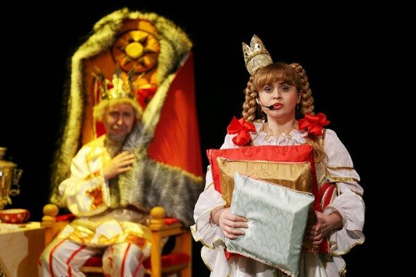 Сказки для детей и взрослых: Драмтеатр приглашает на новогоднюю программу