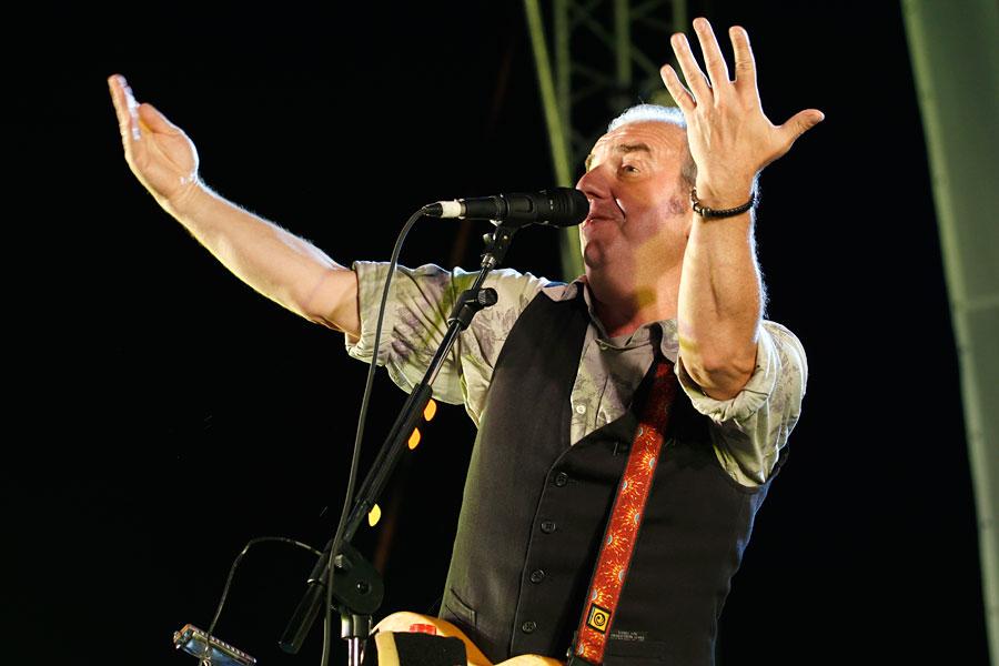 «Дважды дождливый»: фоторепортаж с гала-концерта к 757-летию Калининграда