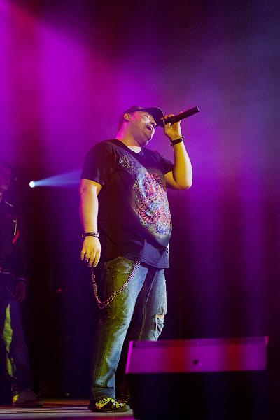 «Вспомнить все»: фоторепортаж с концерта группы «Руки вверх»