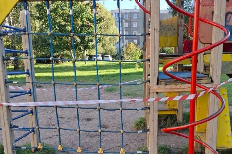 В Калининграде 7-летний мальчик получил многочисленные переломы на детской площадке