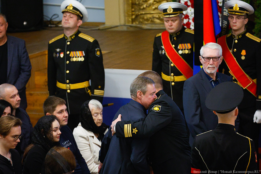 Калининград прощается с адмиралом и экс-губернатором Владимиром Егоровым (фото)