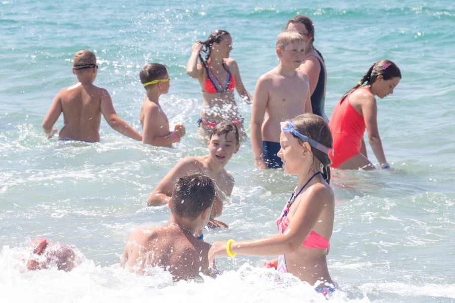 Калининградских детей приглашают отдохнуть в лагерях Крыма и Болгарии