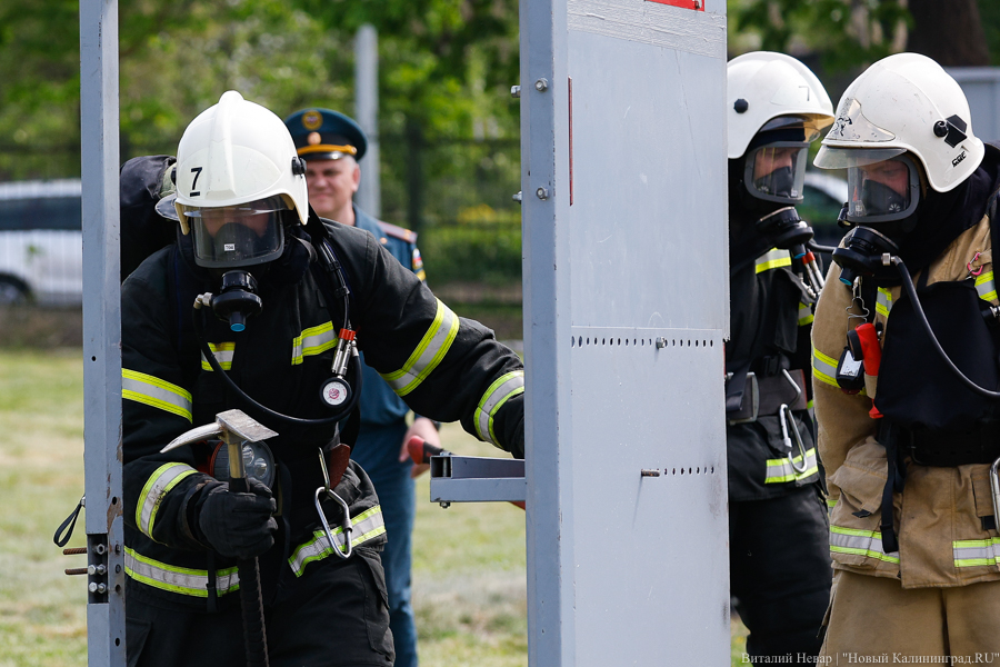 И огонь, и вода: как проходил финал областного конкурса МЧС в Калининграде (фото)