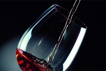 Госдума намерена вернуть рекламу алкоголя в СМИ