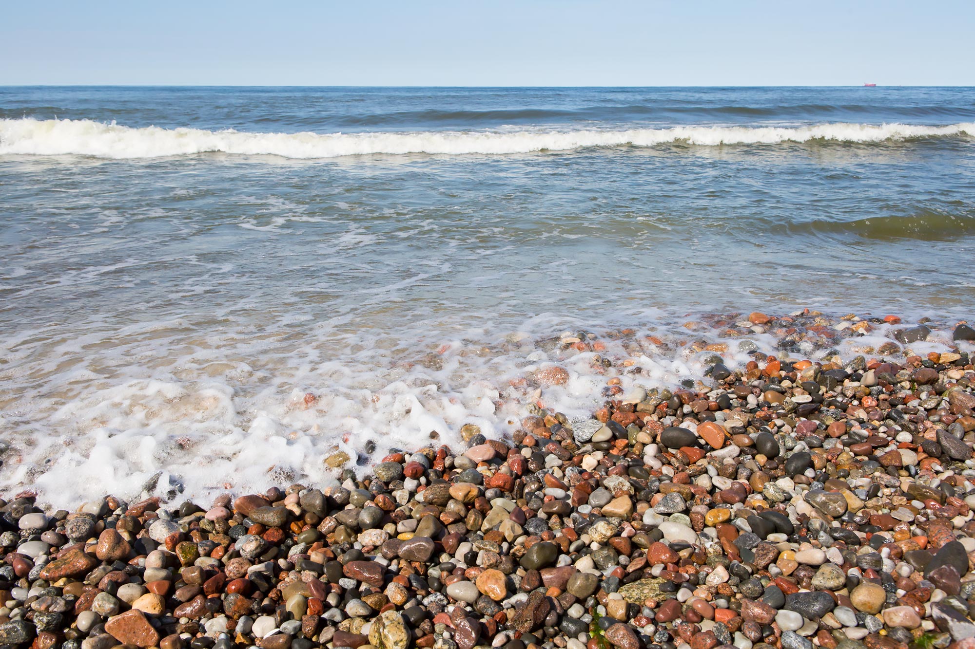 На пляже в Балтийске нашли 19-летнего юношу с травмами головы, он скончался на месте ЧП