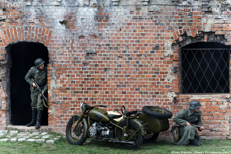 Двойной штурм: фоторепортаж с реконструкции взятия форта № 5 (фото)