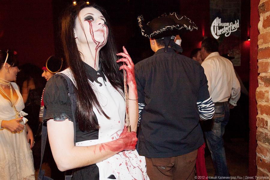 «Живее всех святых»: фоторепортаж с Хэллоуина на «Вагонке»