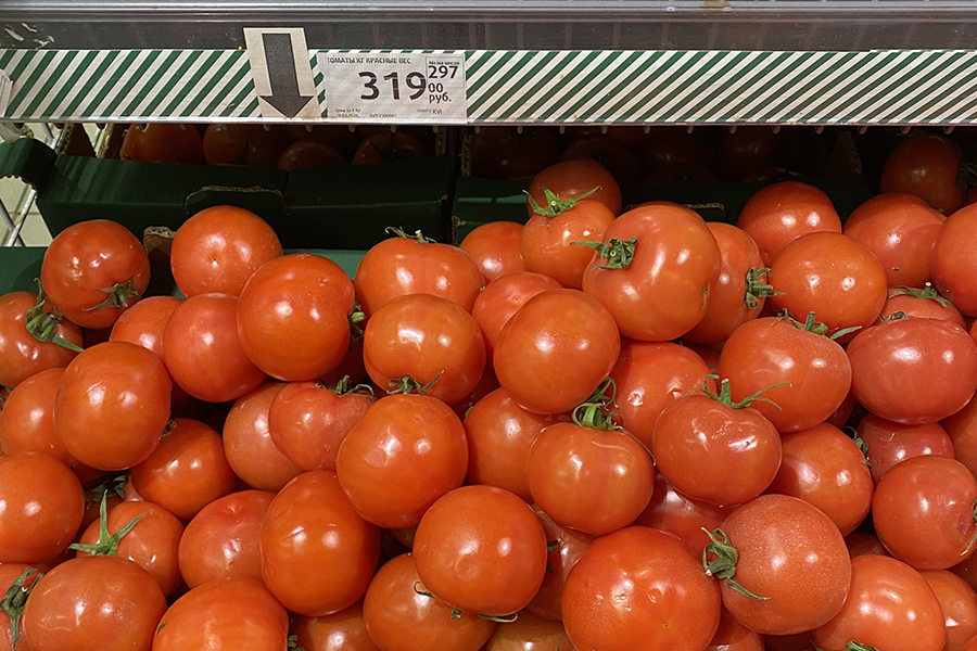 Восхождение помидоров: как изменились цены на продукты в Калининграде за месяц