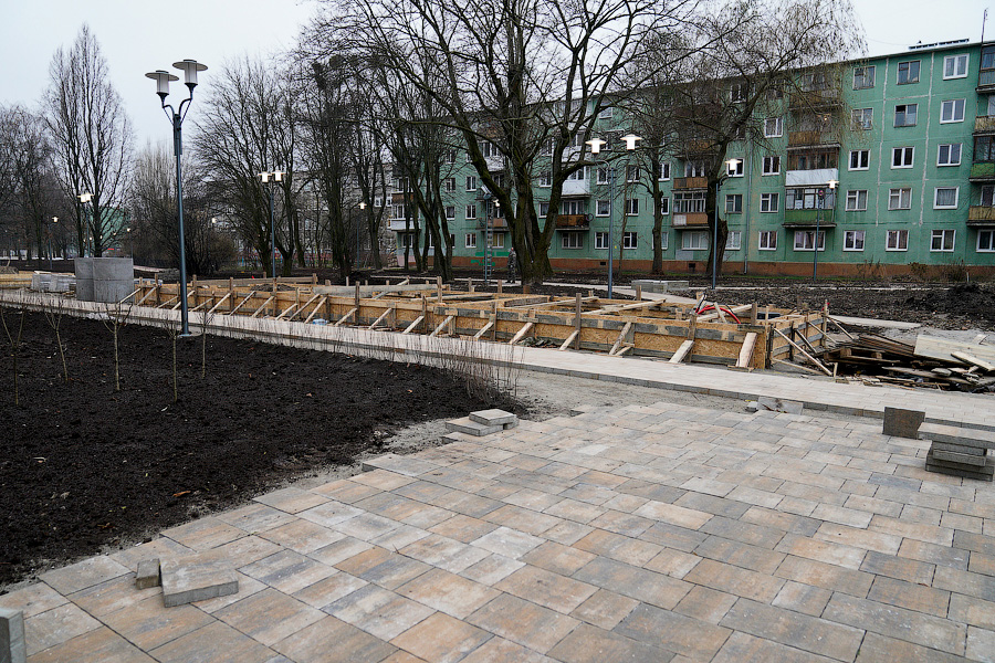 Объять необъятное: что происходит на ул. Рокоссовского, где никак не завершится ремонт (фото)