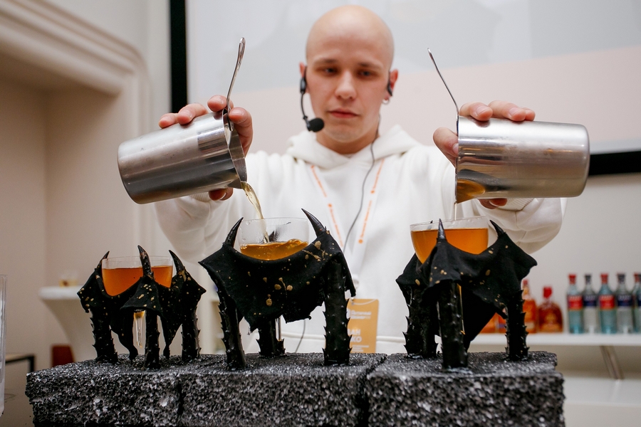 Лучшего бармена Калининграда определили на конкурсе «Янтарный Шейкер-2022»