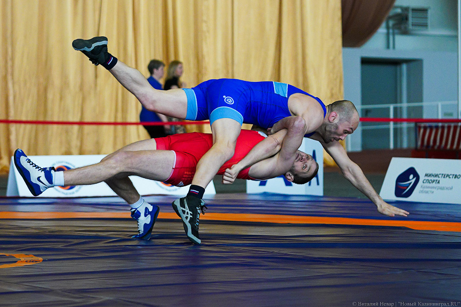 Крючки, узлы, обвивы: в Калининграде проходит чемпионат России по борьбе спорта глухих