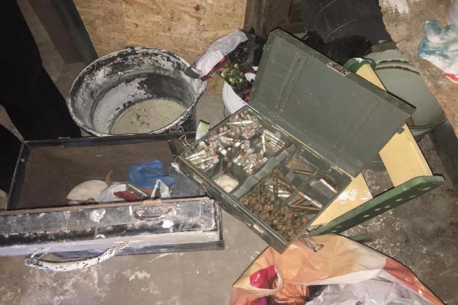 В подвале детского сада в Янтарном обнаружили склад боеприпасов (фото)