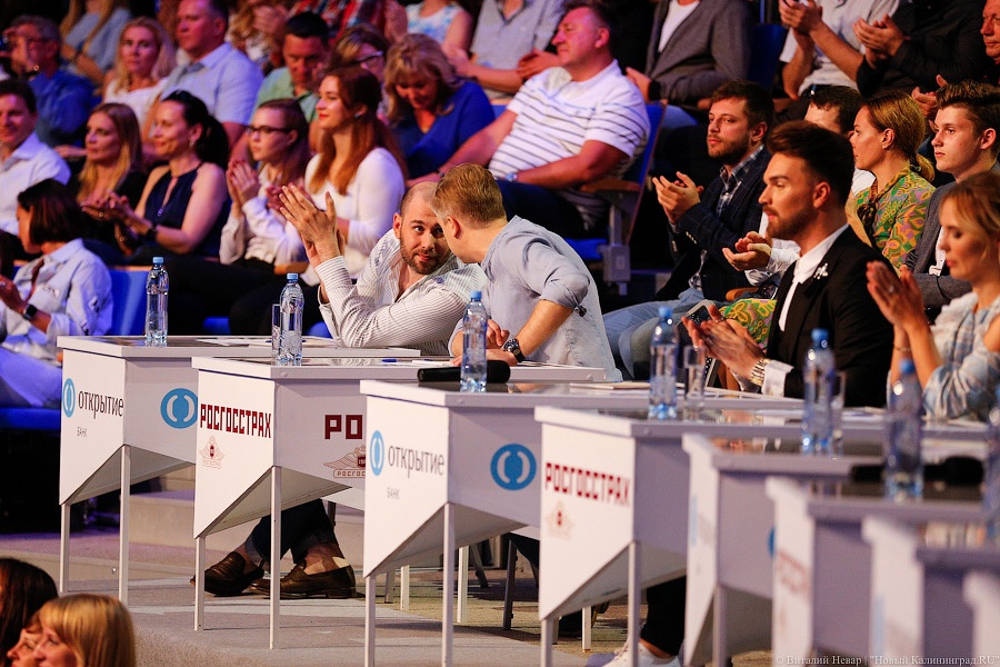 «И табло сорвало с петель»: как прошёл «Голосящий КиВиН» в «Янтарь-холле»