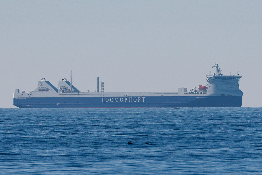 Оператор паромной линии предлагает изменить правила захода в калининградский канал из-за штормов